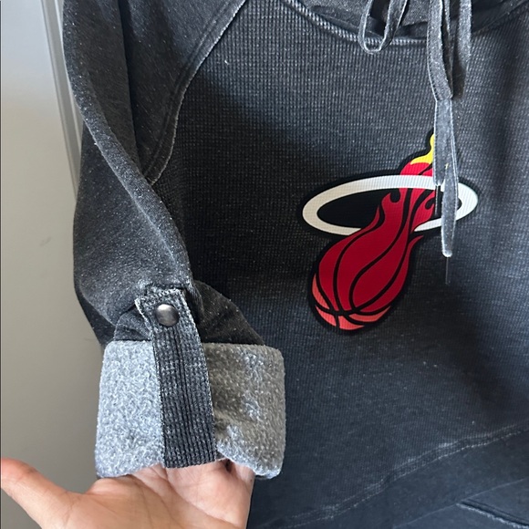 NBA Miami Heat Sweatshirt Size S Touch by Alyssa Milano - Picture 2 of 6